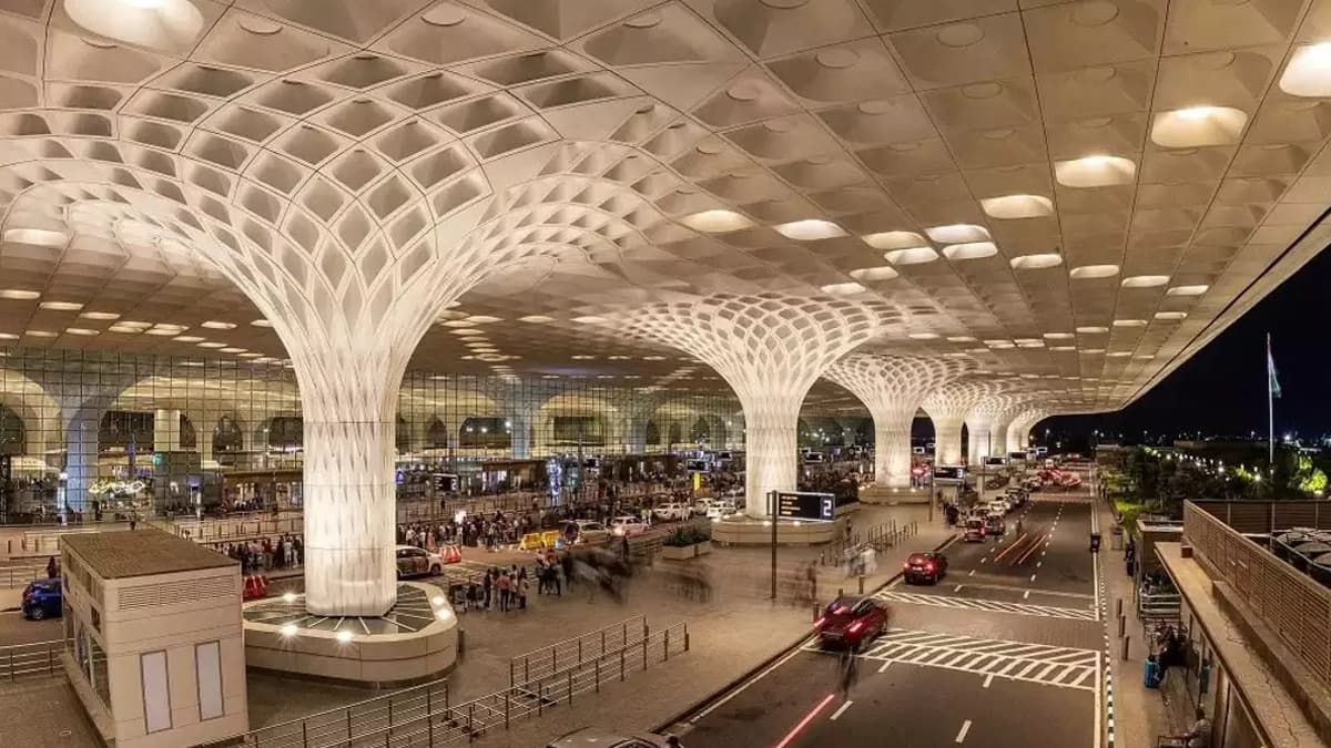Mumbai Airport Bomb Threat: সংসদ হামলার চক্রী আফজল গুরুর ফাঁসির প্রতিবাদে মুম্বই বিমানবন্দরে বোমা হামলার হুমকি, উচ্চ সতর্কতা জারি করে চলছে তল্লাশি