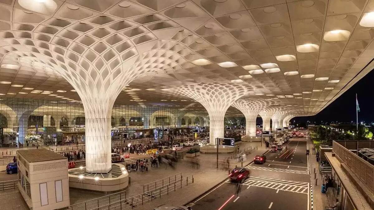 Mumbai: মুম্বই বিমানবন্দর, তাজ হোটেলে বিস্ফোরণের হুমকি মেল পুলিশকে