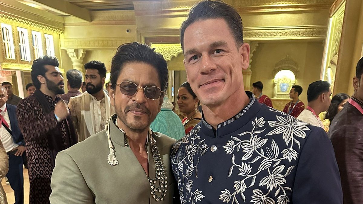 John Cena With SRK: শাহরুখ খানের সঙ্গে দেখা করে মুগ্ধ জন সিনা,  ছবি পোস্ট করে করলেন প্রশংসা