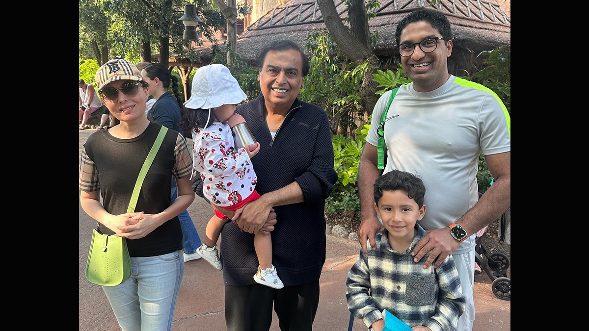 Mukesh Ambani Buys Building: ক্লিন্টনদের প্রতিবেশী হলেন আম্বানিরা, নিউ ইয়র্কের অভিজাত ট্রাইবেকায় দেড়শো কোটির বাড়ি কিনলেন মুকেশ আম্বানি