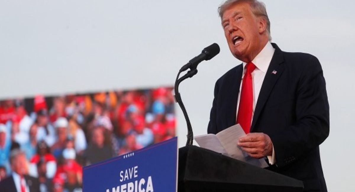 Trump Rally Shooting: ৪০০ ফুট দূরে ছাদ থেকে গুলি করা ট্রাম্পের আততায়ীর মৃত্যু, হত সমর্থকও, বাইডেন-ওবামারা প্রাক্তনের পাশে