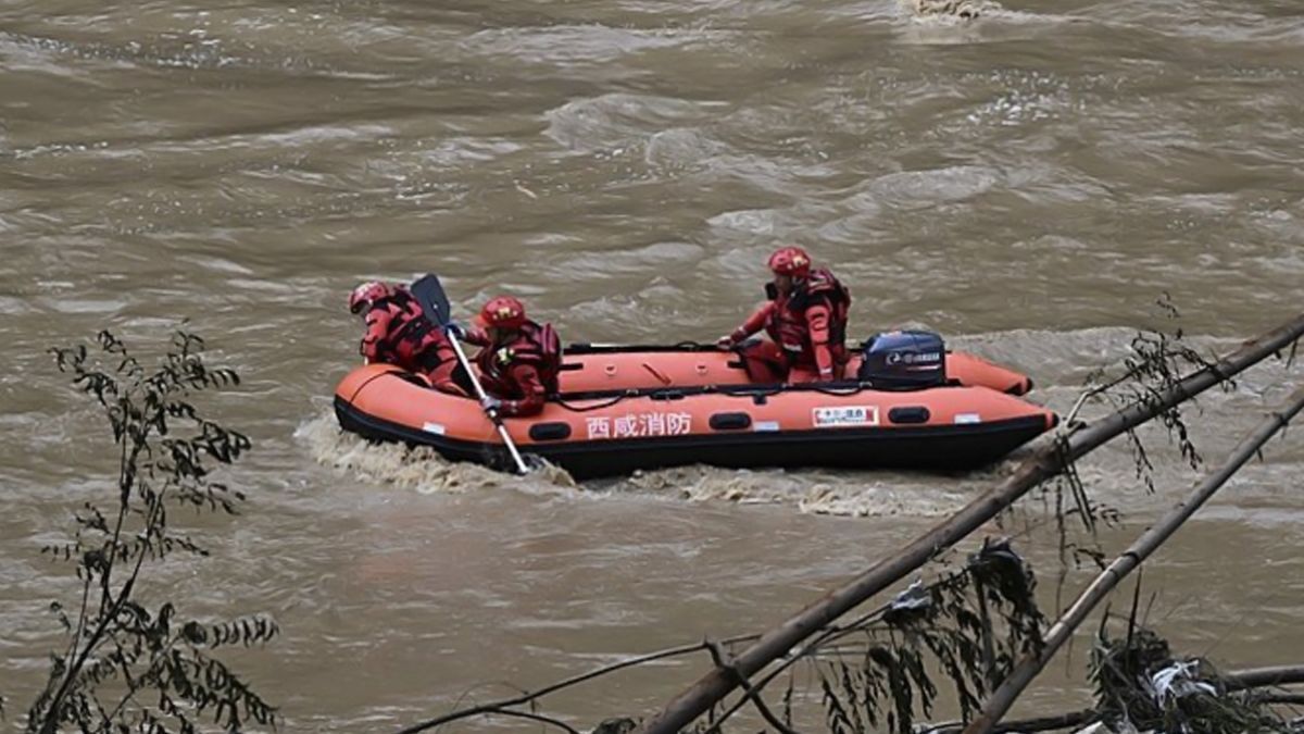 Flood In China: ভয়াবহ বন্যার কবলে চীন, ভাঙল সেতু, নিহত ২০, নিখোঁজ কমপক্ষে ৬