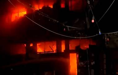 Fire In Delhi: গভীর রাতে দিল্লির বুকে ফের অগ্নিকাণ্ড! পুড়ে ছাই ক্যাফে সহ কারখানা, দেখুন ভিডিয়ো