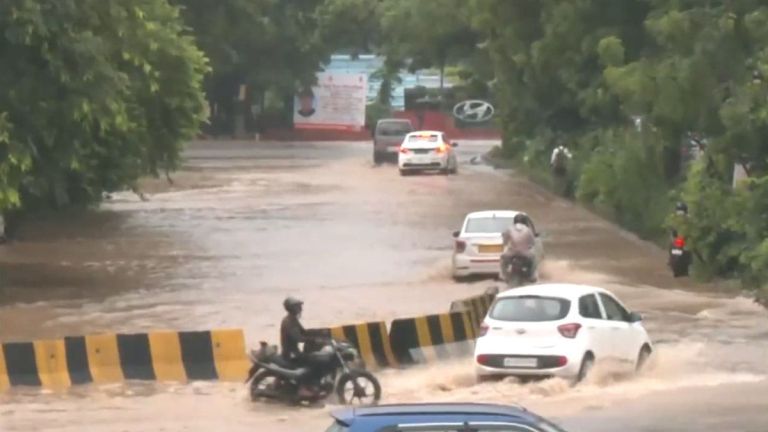 Haryana Rainfall: প্রবল বৃষ্টিতে ভিজছে হরিয়ানা, গুরুগ্রামে জল নিকাশি ব্যবস্থার বেহাল দশা