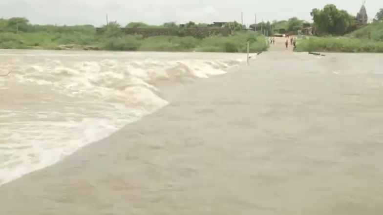 Rajasthan: জলে ডুবে স্কুল-গ্রামের সংযোগকারী একমাত্র সেতু, আটকে পড়ছে ৪২ জন শিক্ষার্থী