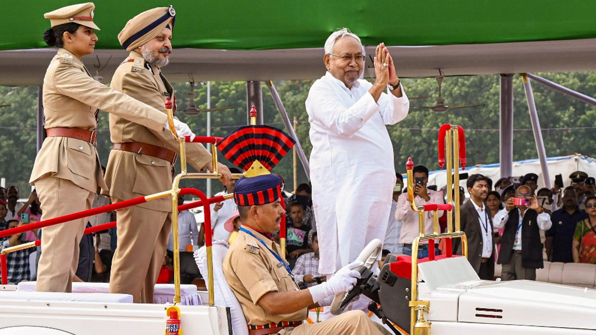 Bihar Elections 2025: উচ্চমাধ্যমিক পাশ বিশেষ প্রশিক্ষণপ্রাপ্তদের মাসে ৪ হাজারের বিশেষ ভাতা, ভোটমুখী বিহারে নীতীশ কুমারের বড় উপহার