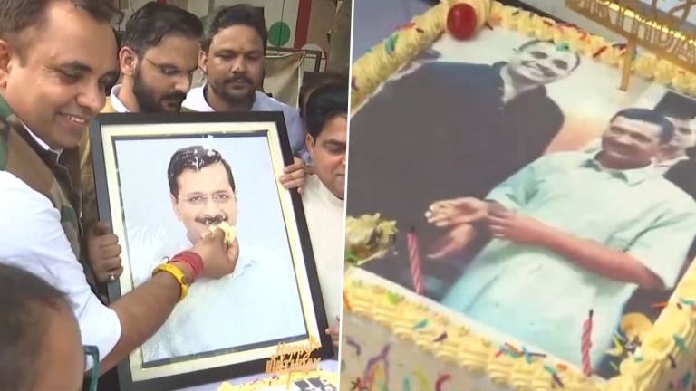 Arvind Kejriwal Birthday: জেলে কেজরিওয়ালের ৫৬'তম জন্মদিন, তিহাড়ের বাইরে কেক কেটে উদযাপন আপ কর্মীদের