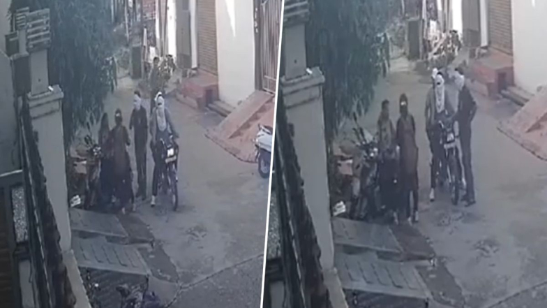 Muzaffarnagar: যোগীরাজ্যে দিনেদুপুরে দুই তরুণীকে শ্লীলতাহানির চেষ্টা বাইক বাহিনী, গ্রেফতার এক, তদন্তে পুলিশ