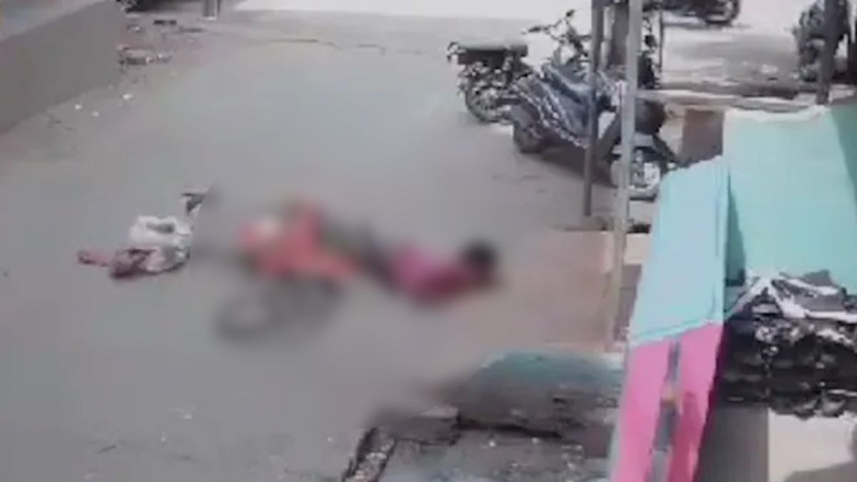 Andhra Pradesh:রাস্তায় পড়ে বিদ্যুতের তার, সাইকেল চালাতে গিয়ে নির্মম পরিণতি দুই কিশোরের