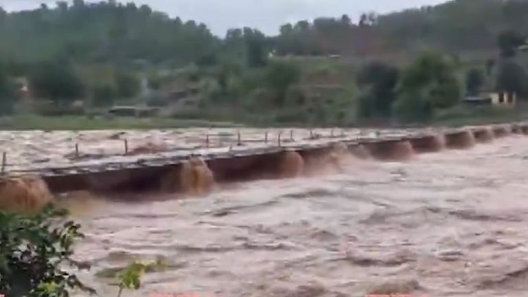 Madhya Pradesh: নাগাড়ে বৃষ্টির জের, ফুঁসছে একাধিক নদী, মধ্যপ্রদেশে বন্যার আশঙ্কা