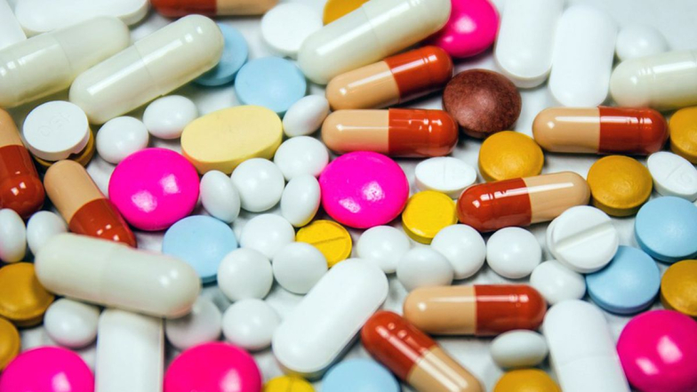 Govt bans Cocktail Medicines: অ্যান্টি বায়োটিক, পেইনকিলার সহ ১৫৬ টি ওষুধ নিষিদ্ধ ঘোষণা করল কেন্দ্র সরকার