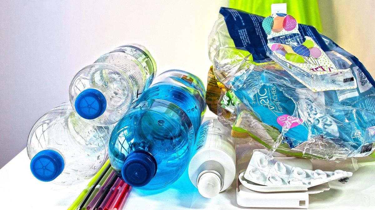 Kerala Bans Plastic Usage: বিয়ে থেকে বেড়ানো, প্লাস্টিকের প্লেটে খাবার খাওয়া অতীত! এই রাজ্যে নিষিদ্ধ প্লাস্টিকের ব্যবহার