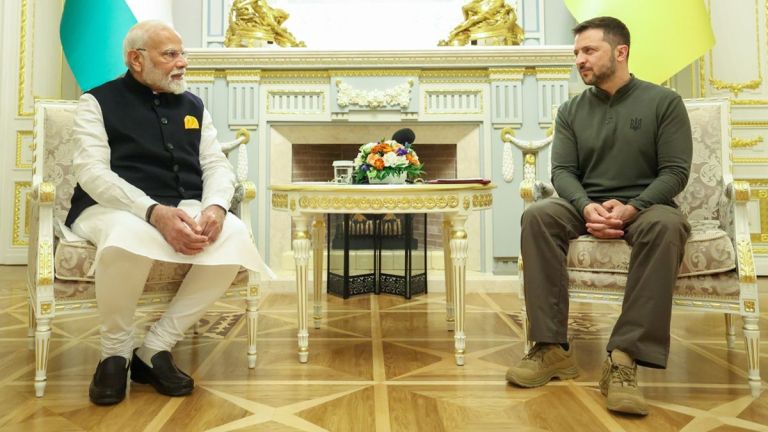 PM Modi IN Ukraine: ভারত নিরপেক্ষ নয়, ভারত শান্তির পক্ষে- রাশিয়া- ইউক্রেনকে দ্বন্ধে জেলেনস্কিকে বার্তা প্রধানমন্ত্রী মোদীর(দেখুন ভিডিও)