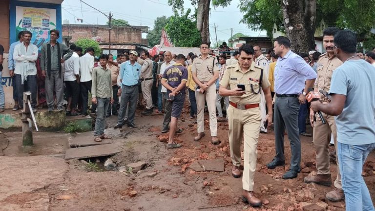 Madhya Pradesh Wall Collapsed: মন্দিরের দেওয়াল চাপা পড়ে মৃত্যু ৯ শিশুর, আহত বহু