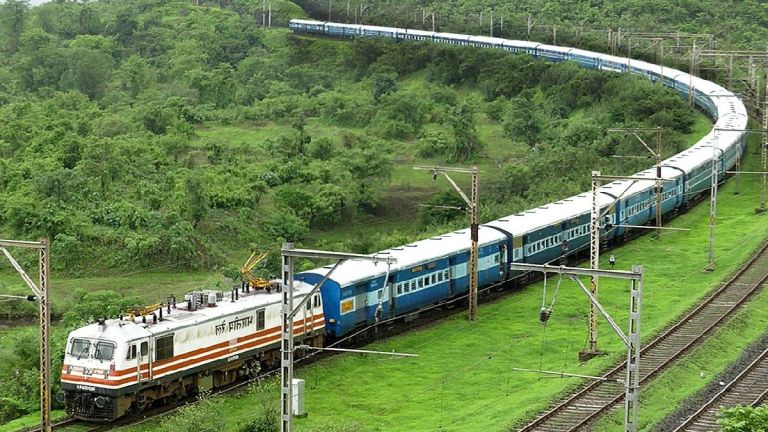 UP 8 Railway Stations Renamed: বদলে গেল উত্তরপ্রদেশে আটটি রেলস্টেশনের নাম, টিকিট বুক করার আগে জেনে নিন