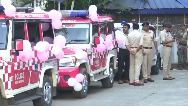 Pink Patrol Mobile Service: পথেঘাটে নারী সুরক্ষা নিশ্চিত করতে অভিনব উদ্যোগ, গোলাপি জিপে টহল পুলিশের