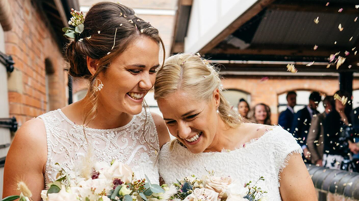 Nat and Katherine Sciver-Brunt to Welcome Baby: মা হতে চলেছেন ইংল্যান্ডের সমকামী মহিলা ক্রিকেট দম্পতি ন্যাট এবং ক্যাথরিন স্কিভার-ব্রান্ট, সুখবর দিয়ে পোস্ট