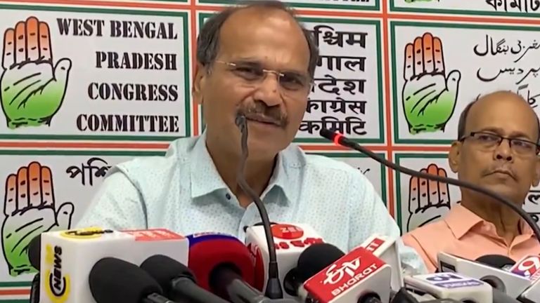 Adhir Ranjan Chowdhury: জেলের ভেতরে যেমন মুখ্যমন্ত্রী ছিলেন, বাইরেও থাকতে পারেন, কেজরিওয়াল প্রসঙ্গে মন্তব্য অধীরের