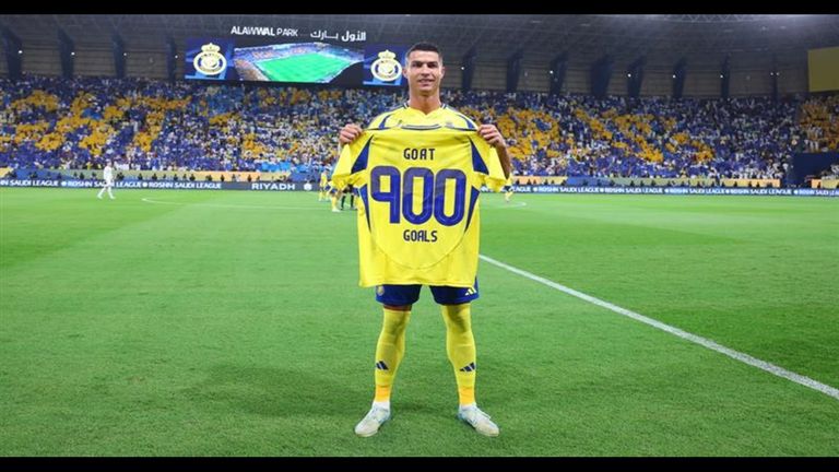 Ronaldo Special Jersey For 900-Goal Milestone: আল-নাসর বনাম আল-আহলি ম্যাচে ৯০০গোলের মাইলফলক ক্রিশ্চিয়ানো রোনাল্ডো-র, বিশেষ জার্সির ছবি পোস্ট তারকার (দেখুন ভিডিও)