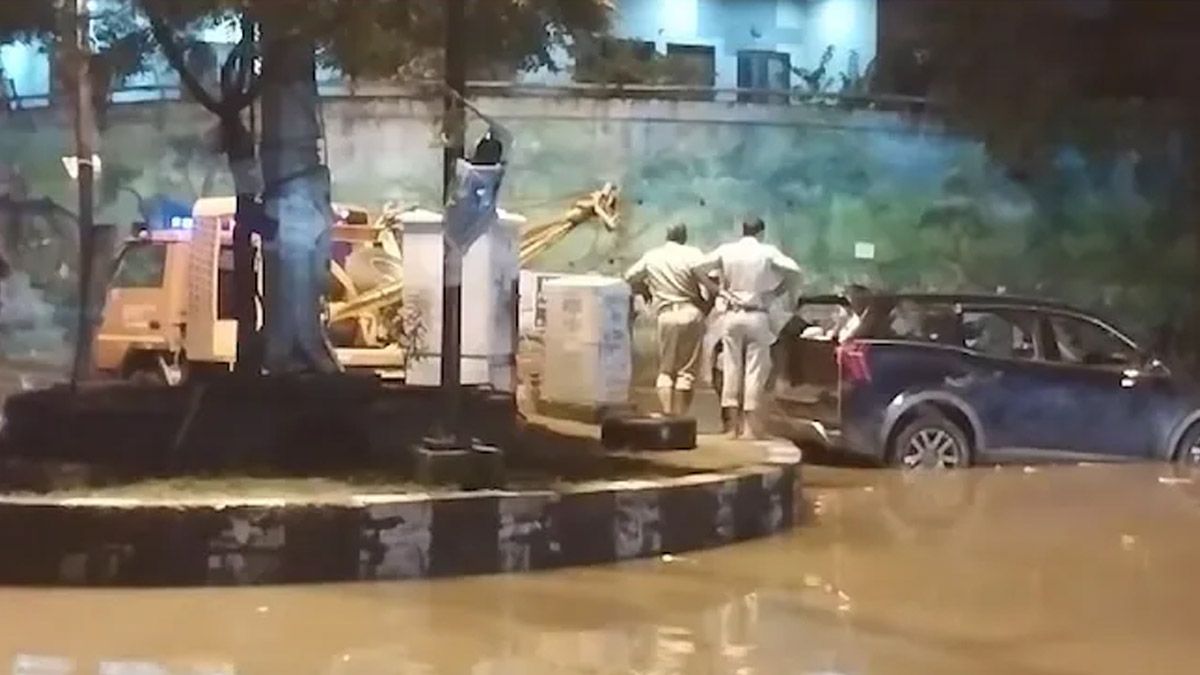 Faridabad Underpass Accident: আন্ডারপাসে আটকে গাড়ি, মর্মান্তিক মৃত্যু ব্যাঙ্ক ম্যানেজার ও ক্যাশিয়ারের