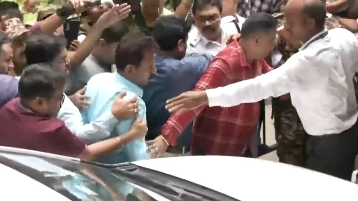 RG Kar Hospital Incident: আরজি কর ধর্ষণ মামলায় বড় পদক্ষেপ সিবিআইয়ের, গ্রেফতার সন্দীপ ঘোষ সহ এক পুলিশ আধিকারিক