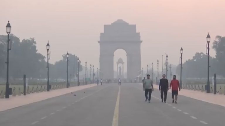 Delhi: কুয়াশার চাদরে ঢেকেছে দিল্লির একাধিক স্থান, জারি অরেঞ্জ অ্যালার্ট