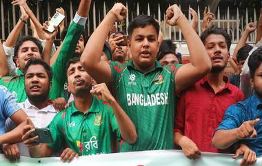 Shakib Fans Protesting: সাকিবকে দলে ফেরাতে আন্দোলন, ঢাকায় সাকিব ভক্ত-সমালোচকদের মধ্যে সংঘর্ষ, দেখুন ভিডিও