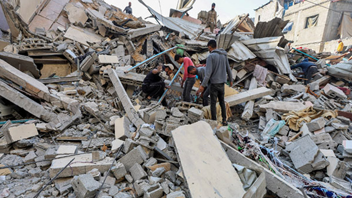 Israel-Gaza: গভীর রাতে গাজায় ফের ক্ষেপণাস্ত্র ছুঁড়ল ইজরায়েল, মহিলা এবং শিশু মিলিয়ে মৃত ২২