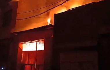 Mathura Fire: গভীর রাতে আসবাবের দোকানে ভয়াবহ আগুন, দমকলের চেষ্টায় পরিস্থিতি নিয়ন্ত্রণে