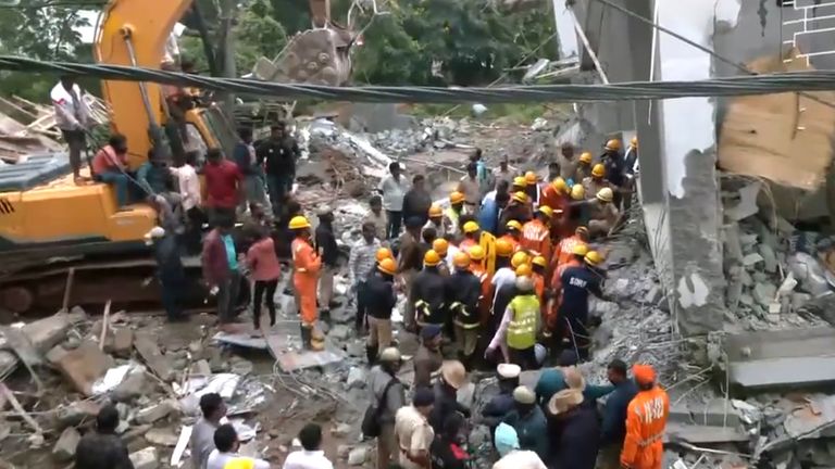 Building Collapsed: প্রবল বৃষ্টিতে ভেঙে পড়ল নির্মীয়মাণ বাড়ি, মৃত ১