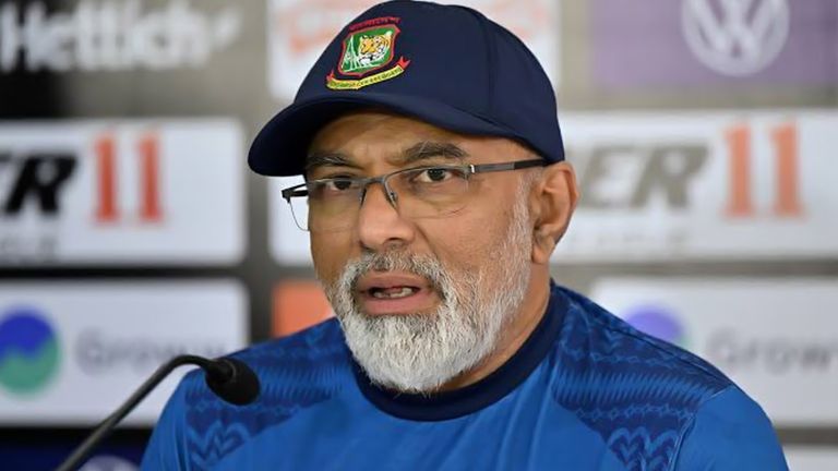 BCB Sacked Coach Chandika Hathuresinghe: একদিকে সিরিজ হার, অন্যদিকে শৃংখলাভঙ্গ; কোচ চন্দিকা হাতুরেসিঙ্ঘেকে ছেঁটে ফেলল বাংলাদেশ ক্রিকেট বোর্ড