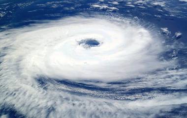 Cyclone Dana: ওড়িশার ৩ জেলায় তাণ্ডব চালাতে পারে ডানা, বাংলার কোন কোন জেলায় পড়বে প্রভাব দেখুন