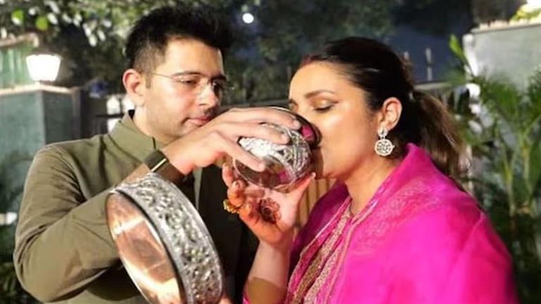 Karwa Chauth 2024: নিজের হাতে জল খাইয়ে পরিণীতি চোপড়ার করওয়া চৌথ ব্রত ভাঙলেন স্বামী রাঘব