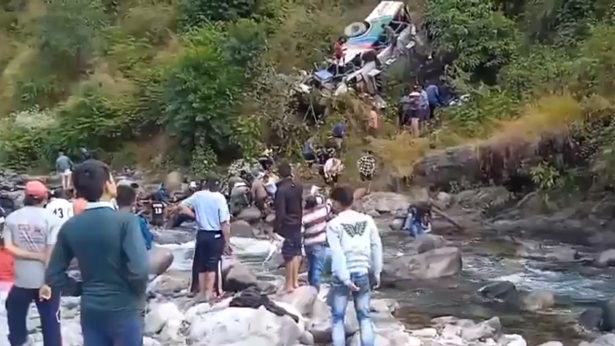 Uttarakhand Accident: ধারণক্ষমতার চেয়ে অতিরিক্ত যাত্রী ছিল বাসে! উত্তরাখণ্ডের দুর্ঘটনায় মৃতের সংখ্যা বেড়ে ২৩