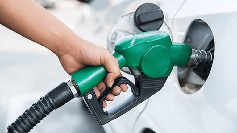 Fair Prices Of Petrol & Diesel: পেট্রোল-ডিজেলের মূল্যবৃদ্ধি নিয়ে বিরোধীদের তোপ,  ন্যায্য মূল্য নিশ্চিত করতে সরকার পদক্ষেপ নিচ্ছে জানালেন প্রতিমন্ত্রী সুরেশ গোপী