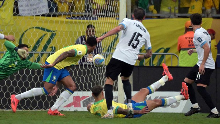 Brazil vs Uruguay: ফিফা বাছাইপর্বে ঘরের মাঠে উরুগুয়ের বিপক্ষে ড্র করে চাপে ব্রাজিল