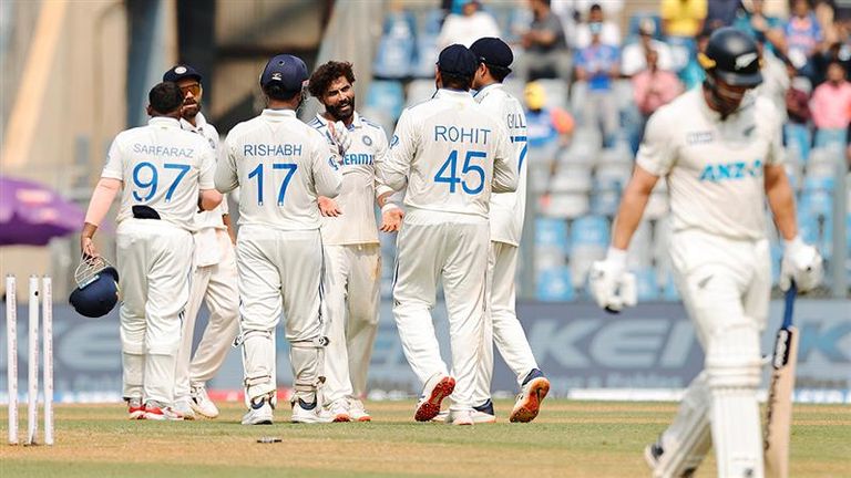 IND vs NZ 3rd Test Day 1 Tea Break: জাদেজার স্পিনে ফিরল কিউইদের অর্ধেক দল, নিউজিল্যান্ডের স্কোর- ১৯২/৬