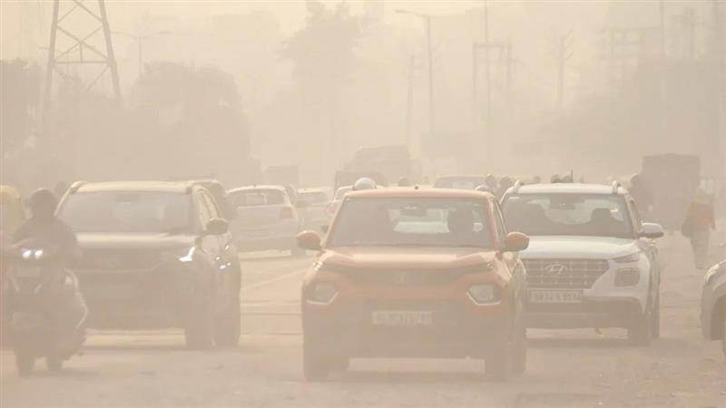 Smog In Delhi and Mumbai: রবি সকালে কুয়াশার চাদরে ঢাকল দিল্লি ও মুম্বই