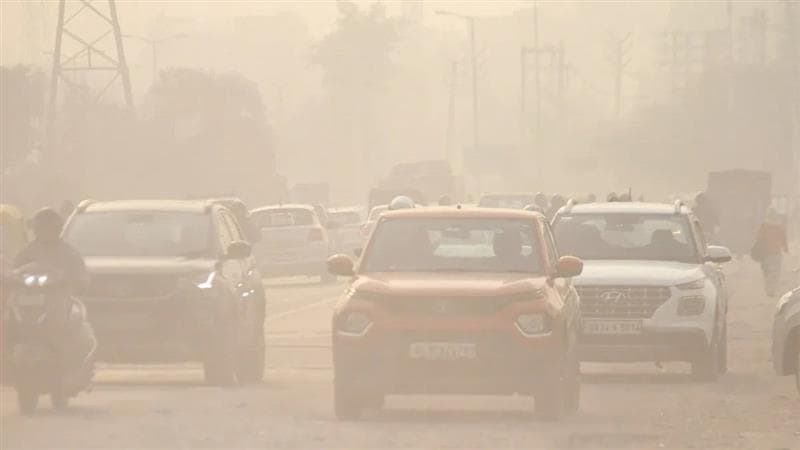 Delhi Smog: দিল্লিতে অব্যাহত কুয়াশার দাপট, আজও বাতিল ট্রেন ও একাধিক বিমান