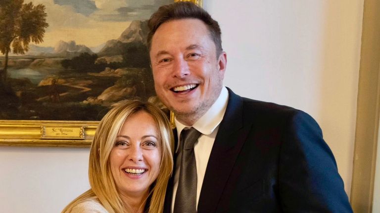 Giorgia Meloni-Elon Musk: ট্রম্প জিততেই মাস্কের ছবি ছবি মেলোনির, ইতালির প্রধানমন্ত্রীর সঙ্গে টেসলা কর্ণধরের বিশেষ বন্ধুত্ব জোর চর্চায়