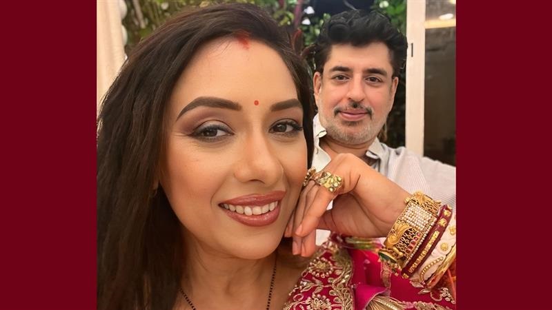 Rupali Ganguly: সৎ মেয়ে এষাকে আইনি নোটিশ রূপালি গঙ্গোপাধ্যায়ের, ভাবমূর্তি নষ্টের অভিযোগে স্বামীর প্রথম সন্তানের বিরুদ্ধে আদালতের দ্বারস্থ অভিনেত্রী