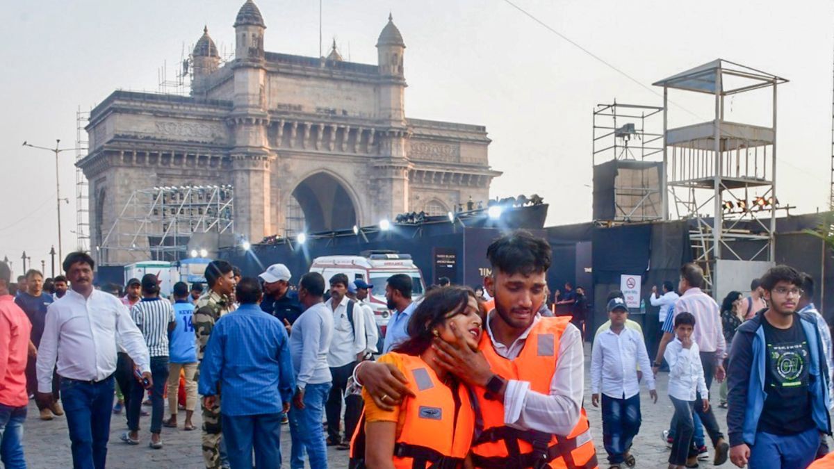 Mumbai Boat Accident: মুম্বইয়ে নৌকাডুবিতে নিহত ১৩ জন, হাসপাতালে ভর্তি ১০৫ জন, চলছে উদ্ধার অভিযান