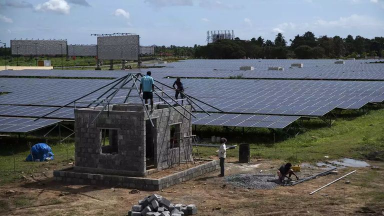 Solar Power Plants: পরিচ্ছন্ন শক্তি উৎপাদন বাড়াতে ৬৬টি সৌর বিদ্যুৎ কেন্দ্র স্থাপন করবে পাঞ্জাব সরকার