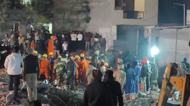 Mohali Building Collapses: মোহালিতে তাসের ঘরের মত ভেঙে পড়ল ৬ তলা বাড়ি, ধ্বংসস্তুপে আটকে ২০