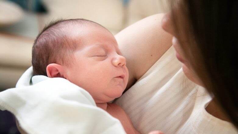 Baby Born Mid-air: এয়ার ইন্ডিয়ার বিমানে মাঝ আকাশেই শিশুর জন্ম