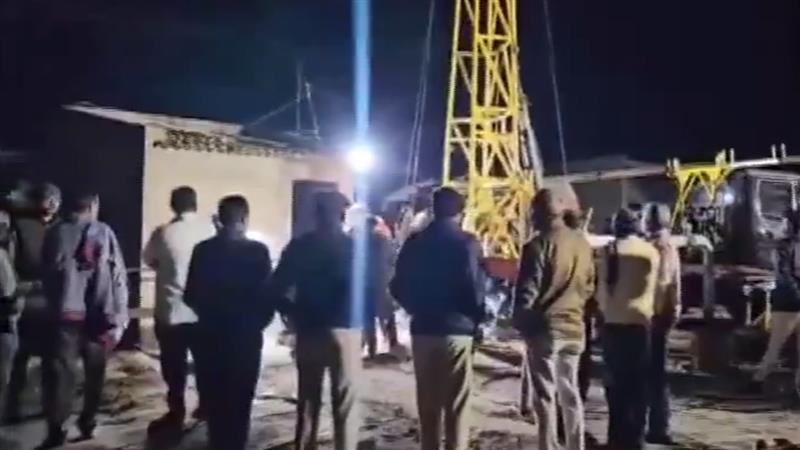 Gujarat: কচ্ছে ৫৪০ ফুট গভীর বোরওয়েলে আটকে ১৮ বছরের কিশোরী