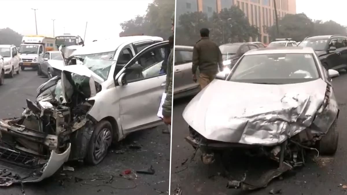 Delhi: ঘন কুয়াশার মাঝে দুর্ভোগ, দুই গাড়ির মুখোমুখি সংঘর্ষে প্রয়াত চালক