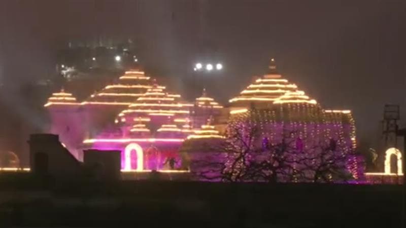 Ayodhya Ram Mandir: অযোধ্যায় প্রাণপ্রতিষ্ঠার দ্বাদশী বার্ষিকীতে আলোর বন্যা, দেখুন ভিডিয়ো