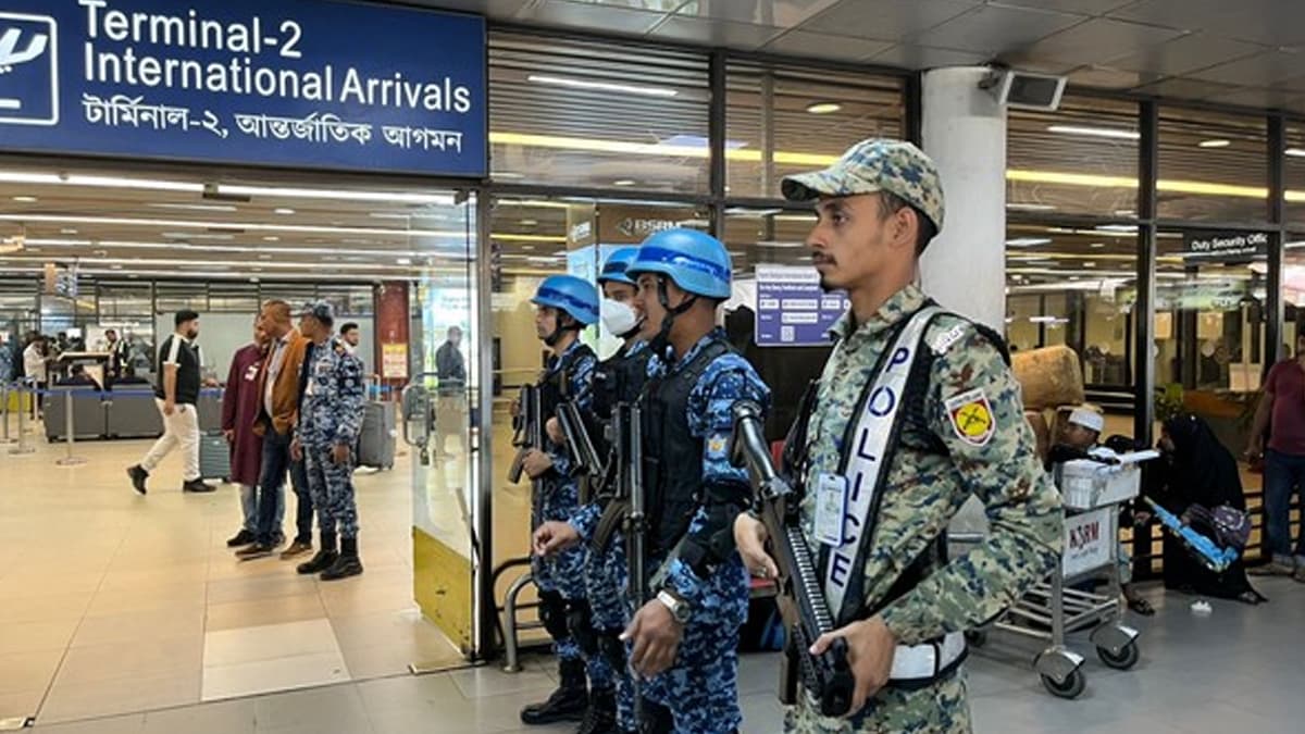 Bomb Threat: ঢাকাগামী বিমানে বোমা হামলার হুমকি, জরুরি অবতরণ