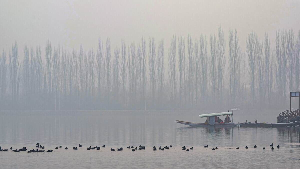 Kashmir: কাশ্মীরজুড়ে হু হু করে নামছে তাপমাত্রার পারদ